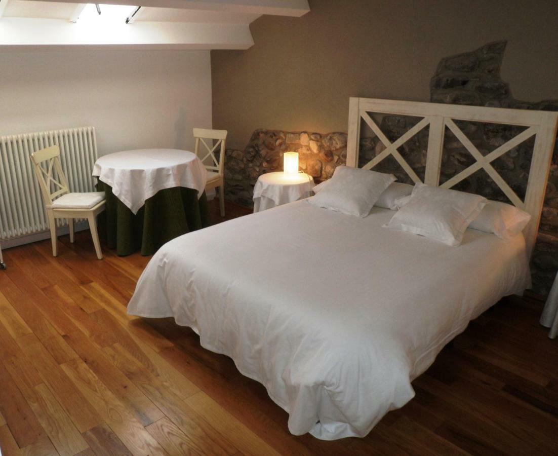 El Castell De La Pobla De Lillet (Adults Only) Villa Ngoại thất bức ảnh