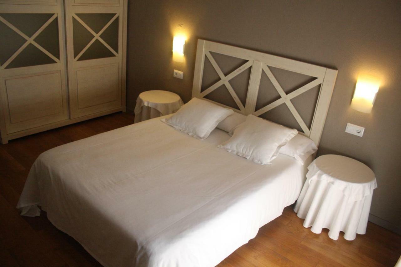 El Castell De La Pobla De Lillet (Adults Only) Villa Ngoại thất bức ảnh