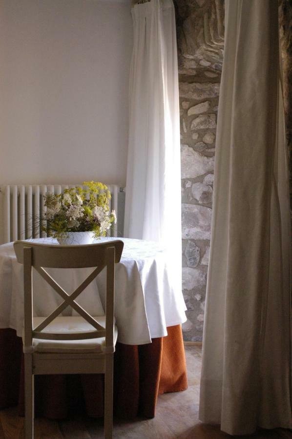 El Castell De La Pobla De Lillet (Adults Only) Villa Ngoại thất bức ảnh