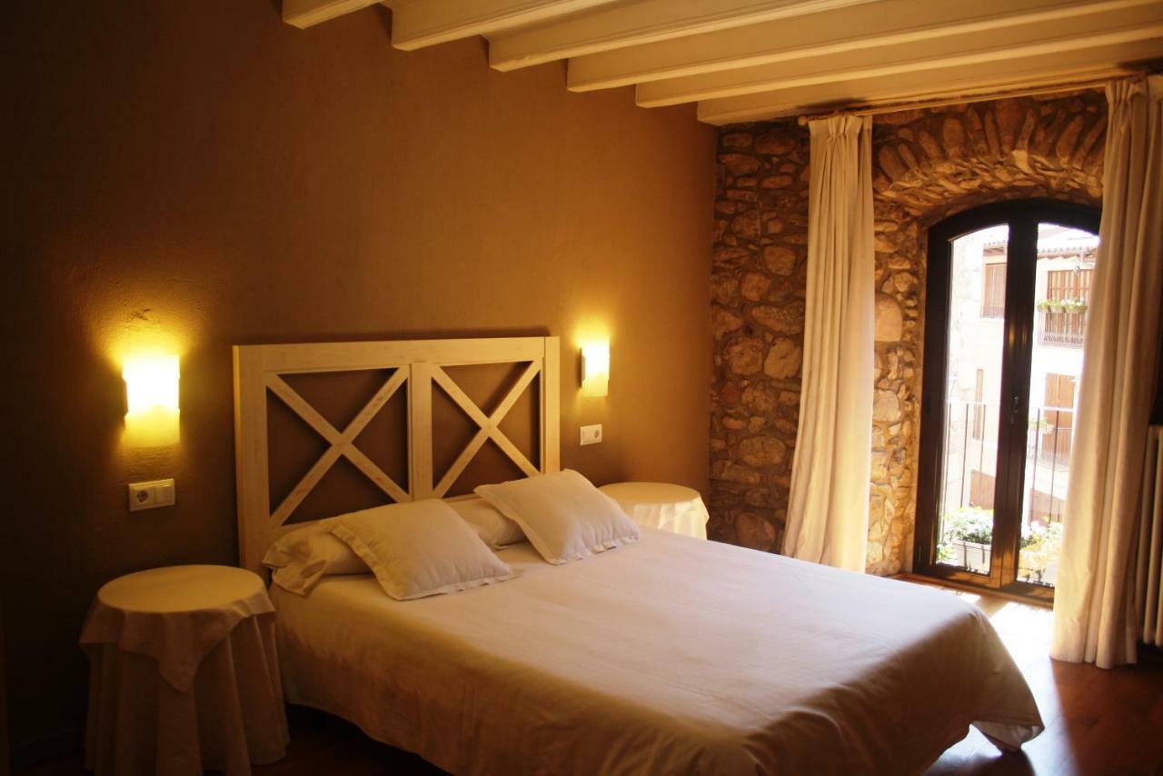 El Castell De La Pobla De Lillet (Adults Only) Villa Ngoại thất bức ảnh